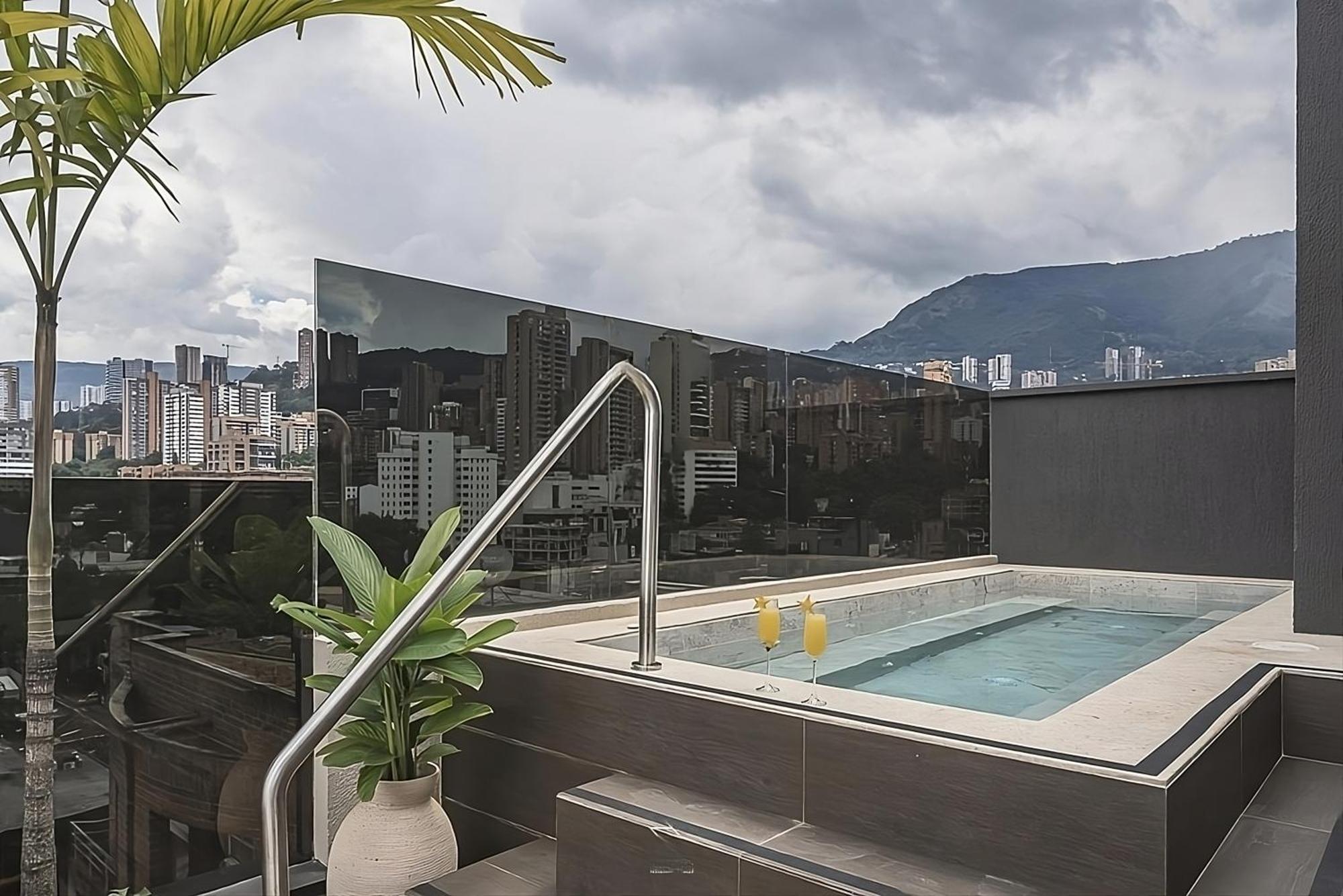 Golden Valley Hotel Medellin Exterior photo