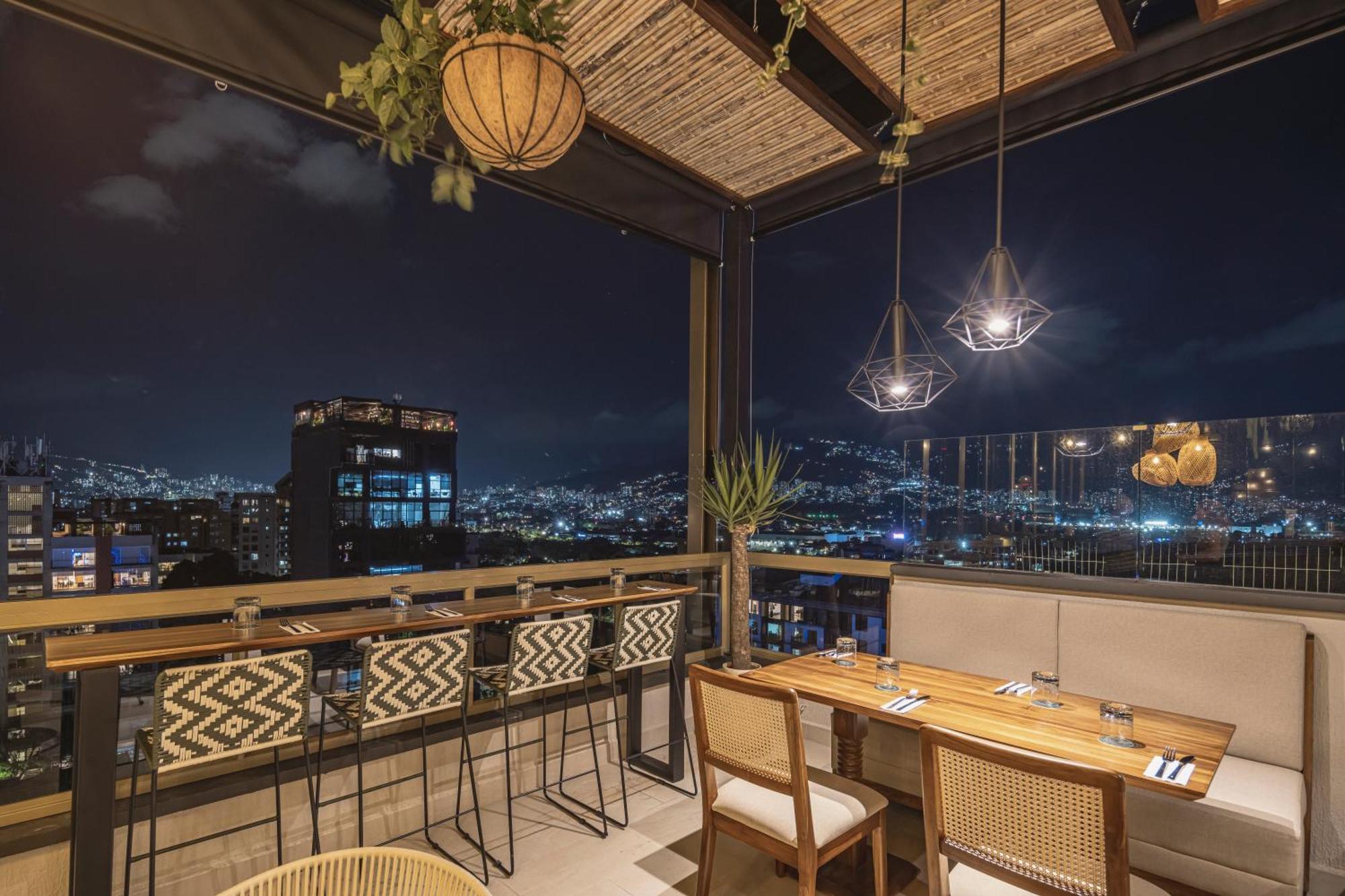 Golden Valley Hotel Medellin Exterior photo